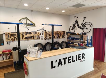 Intérieur magasin de vélos Pau